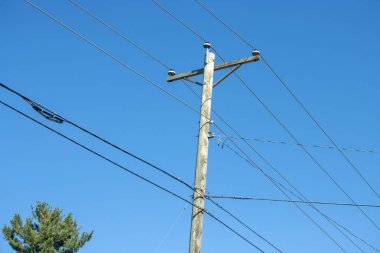 Elektrik direkli elektrik direği