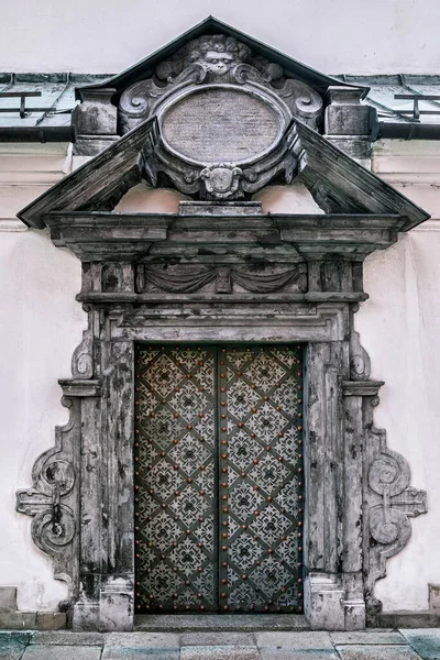 Puerta Cerca Iglesia Cracovia San Andrés —  Fotos de Stock