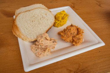 Val Rosandra, Trieste, İtalya 'da somon yetiştirilir.