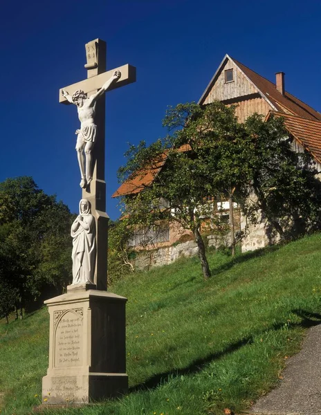 Kruzifix Und Bauernhaus Ottenhöfen Schwarzwald Baden Württemberg Deutschland Europa — Stockfoto