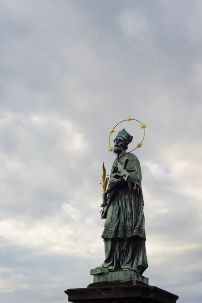 Statue Von Johannes Von Nepomuk Karlsbrücke Prag Tschechien Europa — Stockfoto