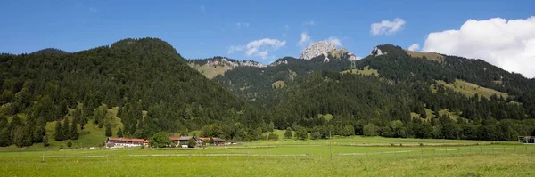 Περιφέρεια Osterhofen Bayrischzell Στο Παρασκήνιο Wendelstein Mangfall Mountains Voralpen Oberbayern — Φωτογραφία Αρχείου