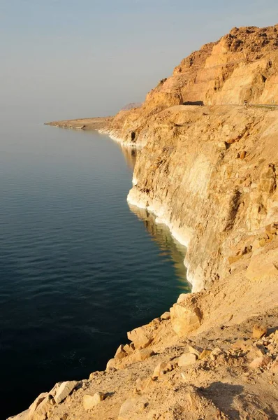 マザラ付近の死海の絶滅の危機に瀕した海岸 水不況1メートル ヨルダン アジア — ストック写真