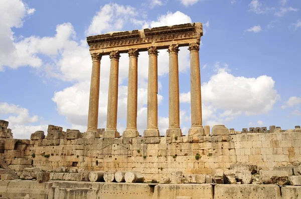 Las Seis Columnas Restantes Del Templo Júpiter Patrimonio Humanidad Baalbek —  Fotos de Stock