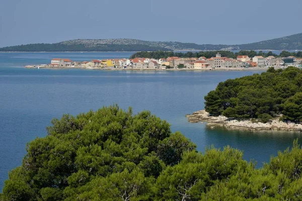 Domy Wyspie Krapanj Adriatyk Okręg Ibenik Knin Chorwacja Europa — Zdjęcie stockowe