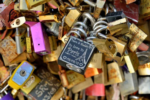 Kärlekshänglås Räcket Till Bron Pont Archevch Paris Frankrike Europa — Stockfoto