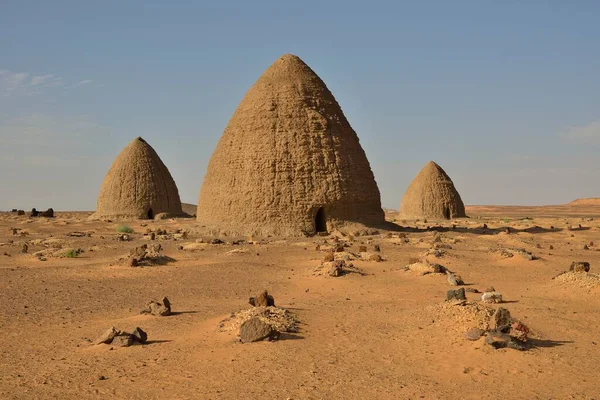 Κυριαρχούν Μαυσωλεία Που Ονομάζονται Qubbas Old Dongola Northern Nubia Sudan — Φωτογραφία Αρχείου