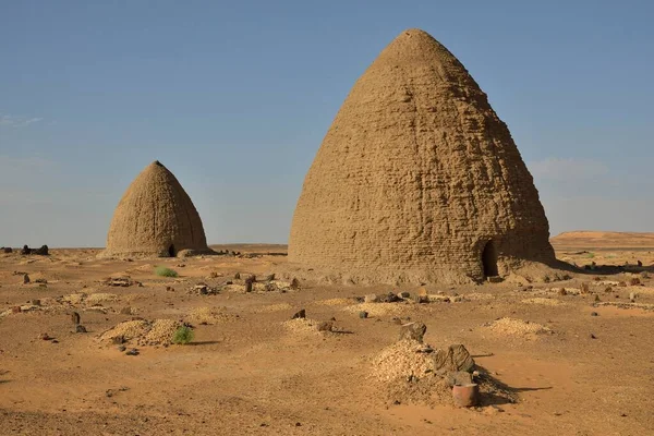 被称为Qubbas Old Dongola Northern Nubia Sudan Africa的家园陵墓 — 图库照片