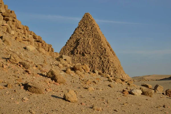 努比亚 非洲的金字塔 — 图库照片