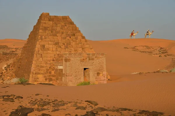 메로에 묘지의 피라미드 파라오 누비아 나하르 아프리카 — 스톡 사진