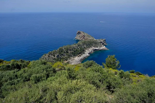 Foradada半岛 有岩石孔 位于Dei和Valldemossa Majorca Balearic Islands 西班牙 欧洲之间 — 图库照片