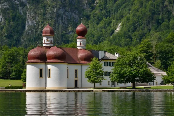 Kościół Pielgrzymkowy Bartłomieja Nad Jeziorem Knigssee Górna Bawaria Bawaria Niemcy — Zdjęcie stockowe