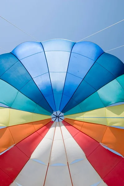 Blick Auf Den Fallschirm Aus Nächster Nähe — Stockfoto
