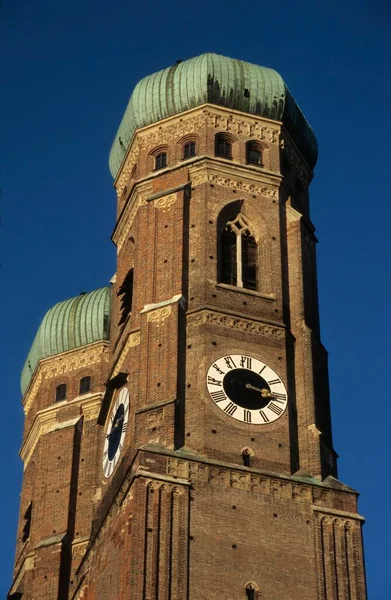 Πύργοι Της Frauenkirche Στο Μόναχο Βαυαρία Γερμανία — Φωτογραφία Αρχείου