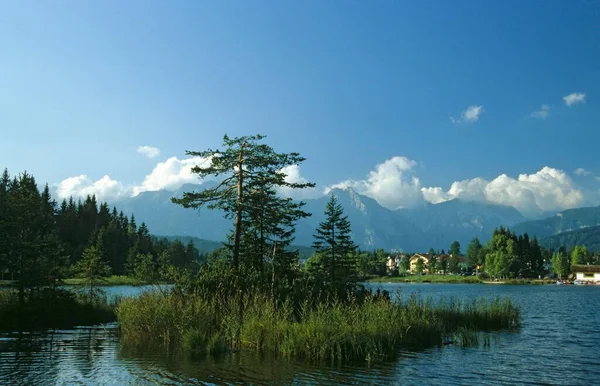 Liten Vid Sjön Wildsee Vid Seefeld Tyrolen Österrike — Stockfoto
