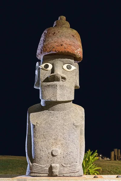 Moai Figura Piedra Por Noche Complejo Ahu Tahai Hanga Roa — Foto de Stock