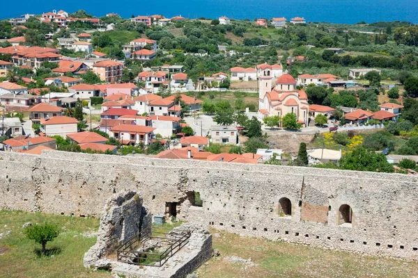 城の壁カストロChlemoutsi村の前で カストロ エリス ペロポネソス ギリシャ ヨーロッパ — ストック写真
