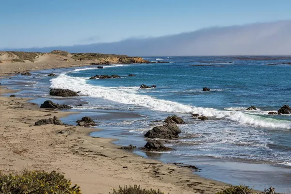 海岸景観 アメリカ西海岸 アメリカ カリフォルニア州 サンシメオン近く — ストック写真