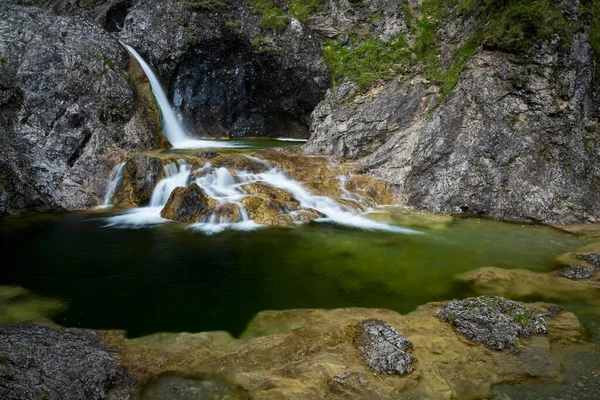 Bergbach Небольшой Водопад Водопад Stuiben Reutte Тироль Австрия Европа — стоковое фото
