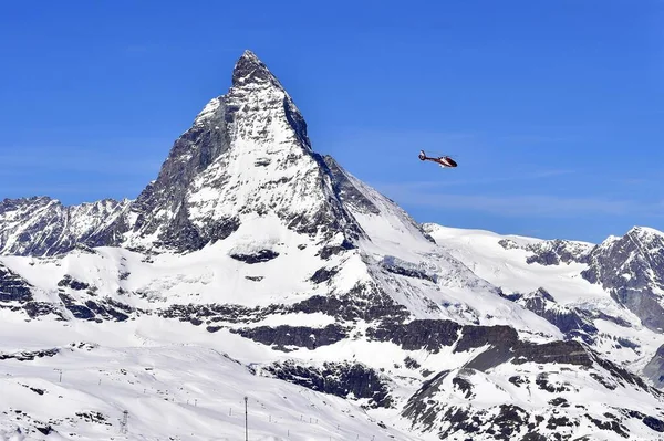 Matterhorn Und Hubschrauber Aus Gornergart Zermatt Schweiz Europa — Stockfoto