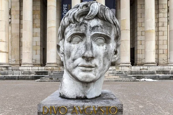 Head Emperor Augustus Part Monumental Marble Sculpture Glyptotheque Background Munich — Stockfoto