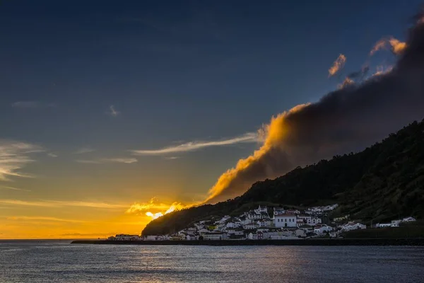 Small Village Sea Sunset Dramatic Clouds Mountain Ridges Ribeira Quente — Zdjęcie stockowe
