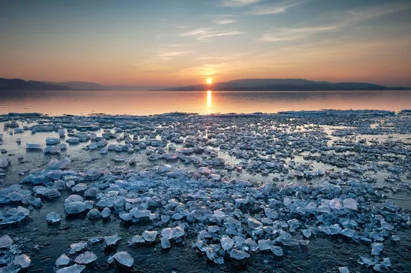 Палички Льоду Лежать Крижаній Поверхні Березі Острова Райхенау Заході Сонця — стокове фото