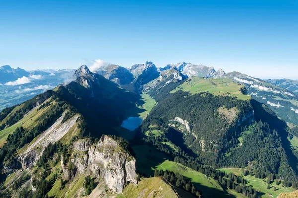 Vista Montanha Hoher Kasten 1794M Nos Alpes Appenzell Lago Saemtisersee — Fotografia de Stock
