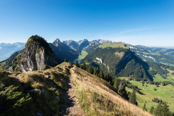 View Appenzell Alps Seen Geological Mountain Trail Lake Saemtisersee Canton — Stock Photo, Image