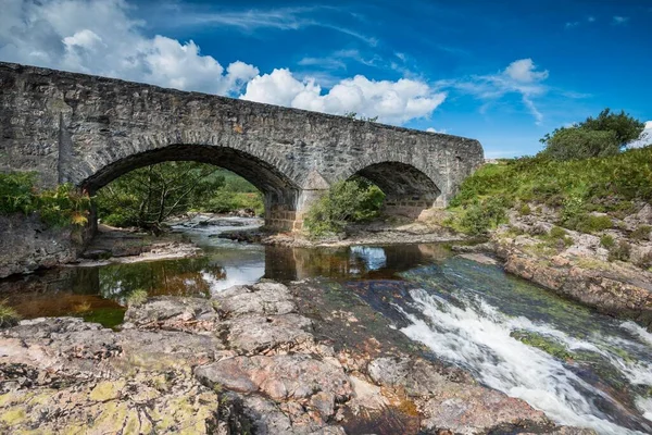 Ponte Pedra Velha Através Rio Strath Beag Polla Northern Highlands — Fotografia de Stock