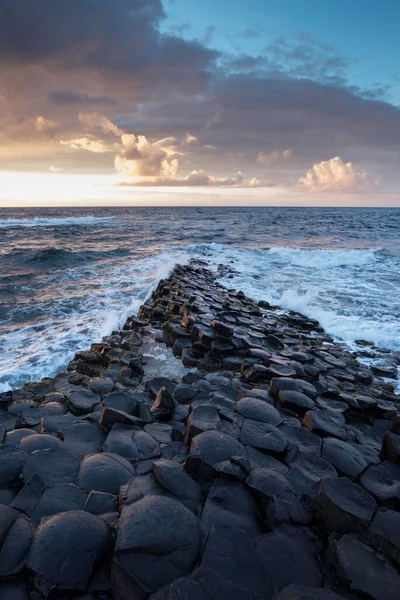 Basaltsäulen Der Küste Bei Sonnenuntergang Giant Causeway County Antrim Nordirland — Stockfoto