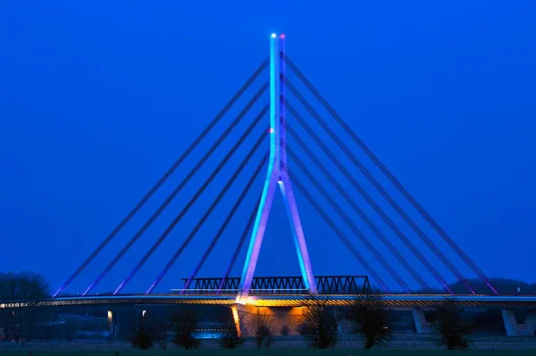Иллюминированный Везель Автодорожный Мост Ночью Везель Северный Рейн Вестфалия Германия — стоковое фото