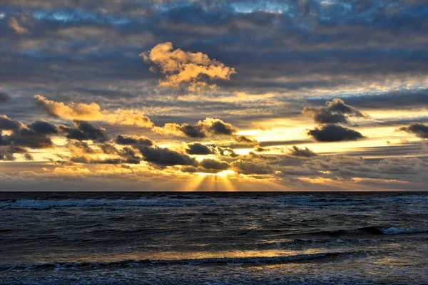 Tramonto Con Nuvole Sulla Spiaggia Mare Del Nord Texel Isole — Foto Stock