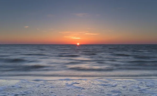 オランダ 北オランダのワッデン海の日の出 — ストック写真
