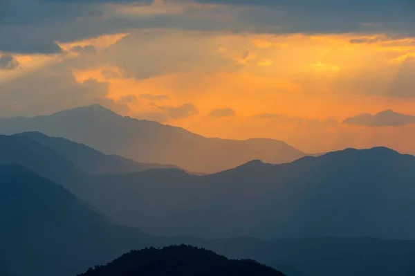 Nascer Sol Sobre Cordilheira Himalaia Vista Aldeia Dhampus Mountain Nepal — Fotografia de Stock