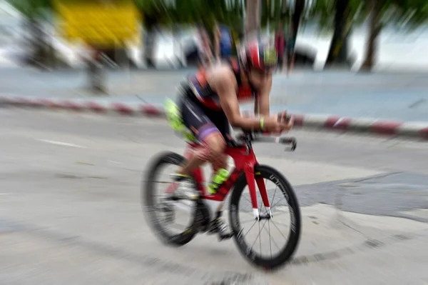 Ciclista Corsa Pattaya Triathlon Thailandia Asia — Foto Stock