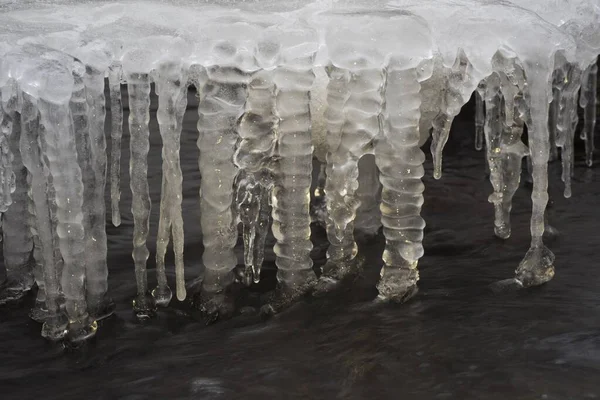 冰河上的冰柱 德鲁塞尔 — 图库照片