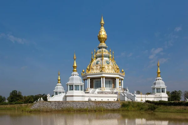 Stagno Fronte Maha Rattana Chedi Wat Thung Setthi Khon Kaen — Foto Stock
