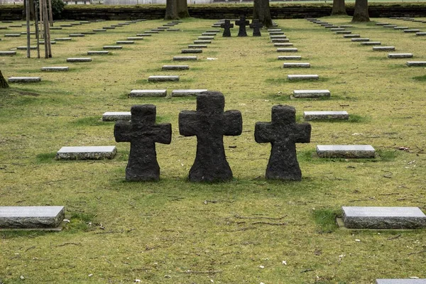 ドイツ軍墓地ラングマーク 墓石と石の十字架 第一次世界大戦 ラングマーク ポエルカペル 西フランダース フランダース ベルギー ヨーロッパ — ストック写真