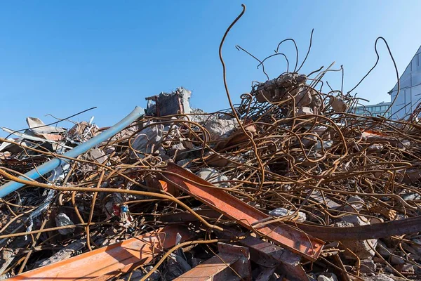 Konstruksi Puing Puing Pemisahan Logam Selama Penghancuran Bangunan Jerman Eropa — Stok Foto