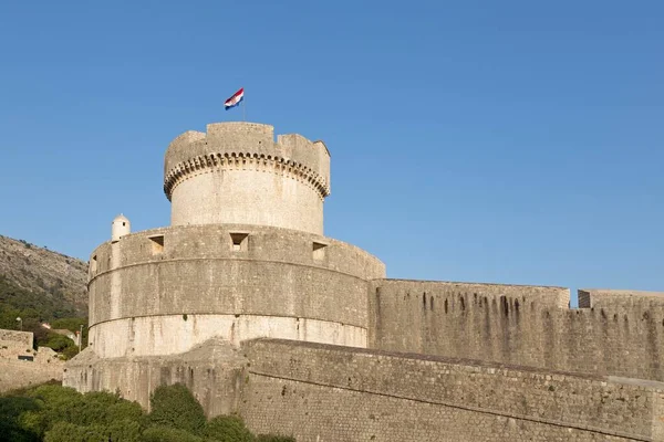 Minceta Fort Mit Kroatischer Nationalflagge Stadtmauer Altstadt Dubrovnik Kroatien Europa — Stockfoto