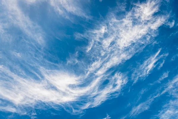 Céu Azul Com Nuvens Nuvens Cirrus Nuvens Tempo Justo Bom — Fotografia de Stock
