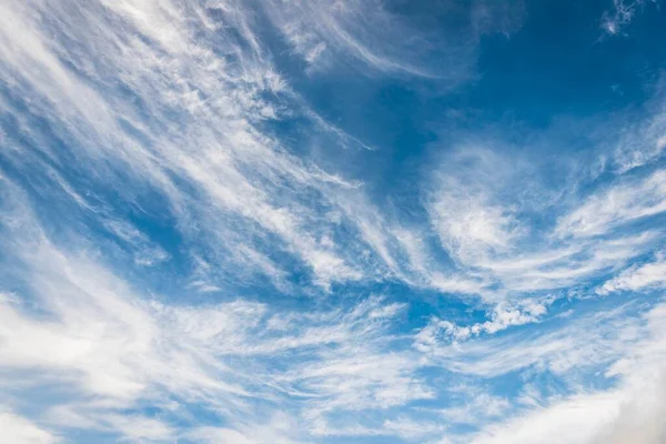 Cirrus雲 天気の良い日の雲 天気の良い日と青い空 — ストック写真