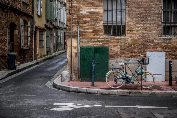 Fahrradabstellplätze Neben Einer Fahrbahnmarkierung Für Fahrradstreifen Auf Einer Straße Toulouse — Stockfoto
