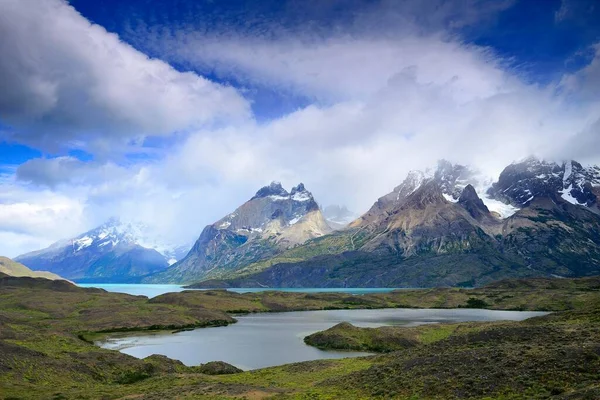 Nordenskjold Gölü Nde Bulutlu Cuernos Del Paine Massif Torres Del — Stok fotoğraf