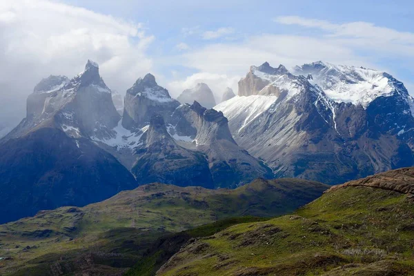 Cuernos Del Paine Maciço Com Nuvens Parque Nacional Torres Del — Fotografia de Stock