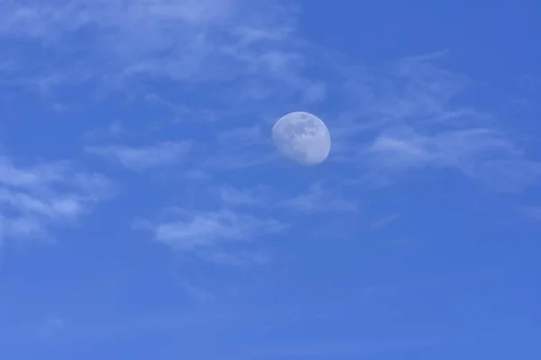 Voskový Měsíc Modré Nebe Bavorsko Německo Evropa — Stock fotografie