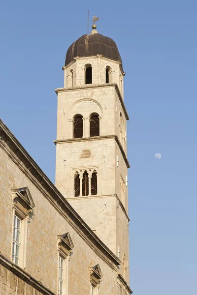 Torre Iglesia Monasterio Franciscano Casco Antiguo Dubrovnik Croacia Europa —  Fotos de Stock