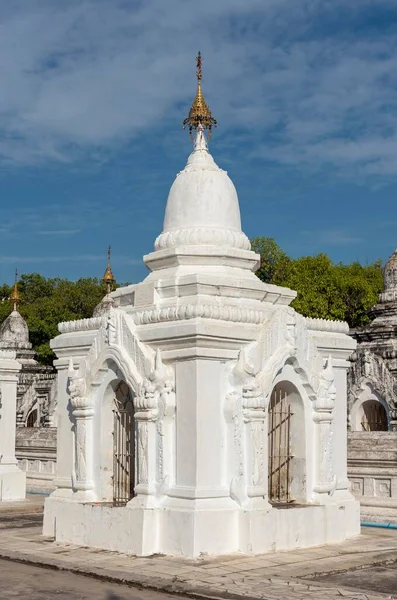 Stupa Grotte Kyauk Blanc Pagode Kuthodaw Mandalay Myanmar Asie — Photo