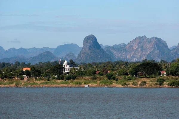Widok Rzekę Mekong Gór Krasowych Laosie Nakhon Phanom Isan Tajlandia — Zdjęcie stockowe